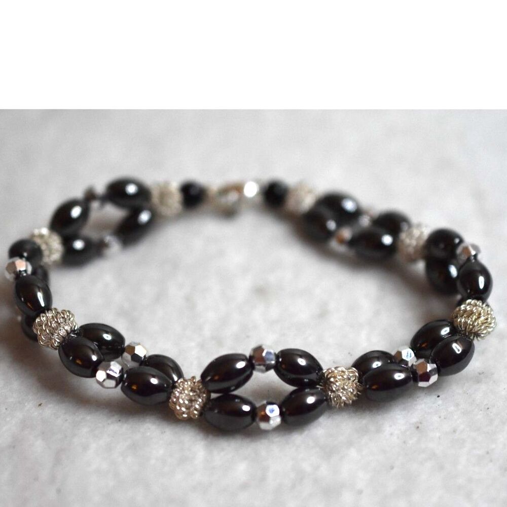 Renaissance Glam Black/Silver Tone Beaded Magnetic 8 Inch Like New Bracelet